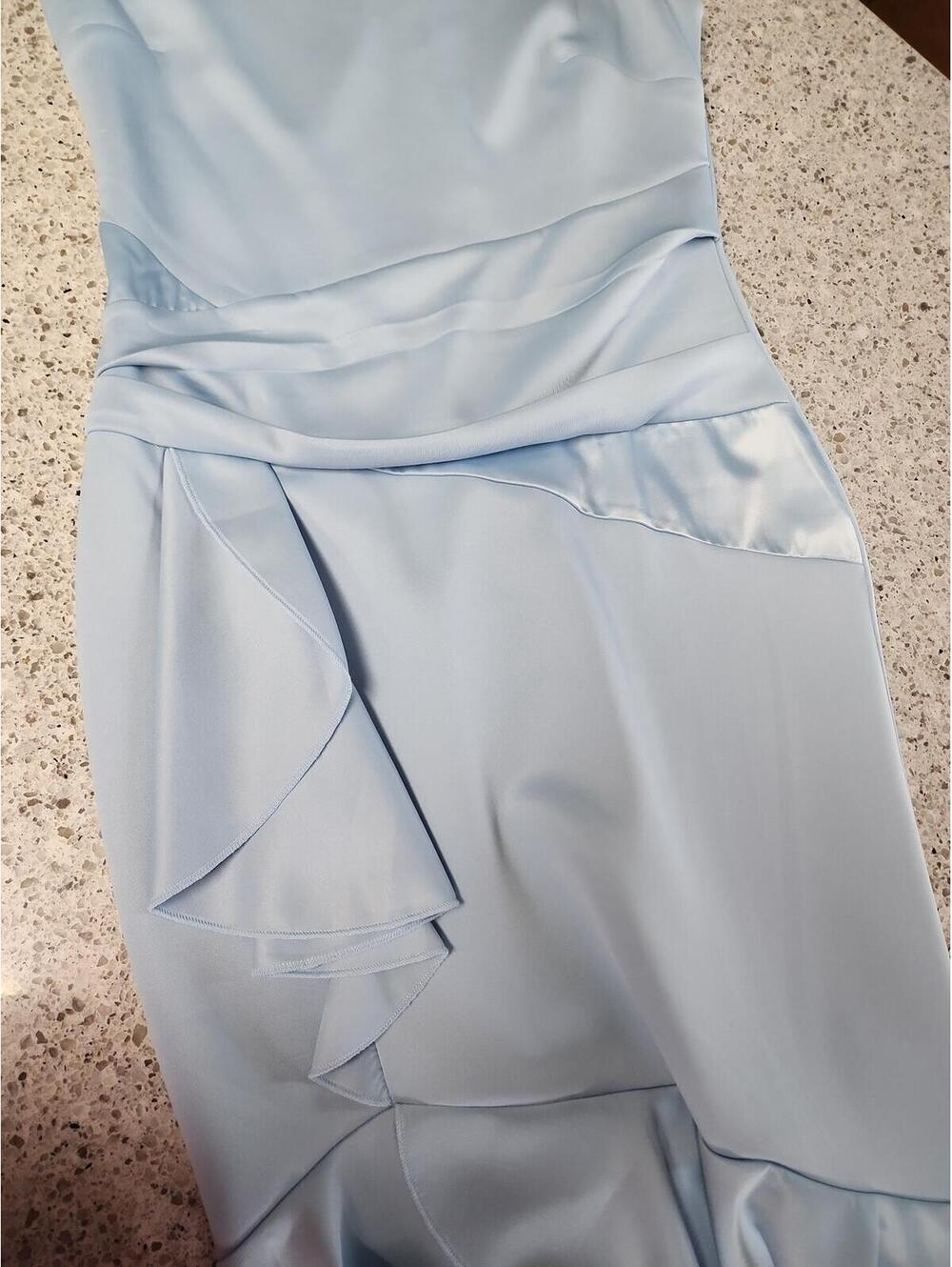 Dress - Picture 4 of 9